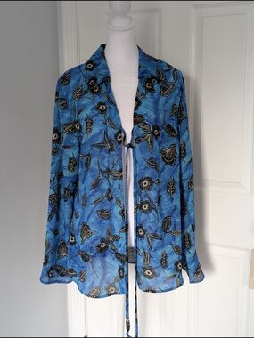 Modern Edge Black and Blue Ladies' Long-Sleeved L Tie-Front Closure Blouse